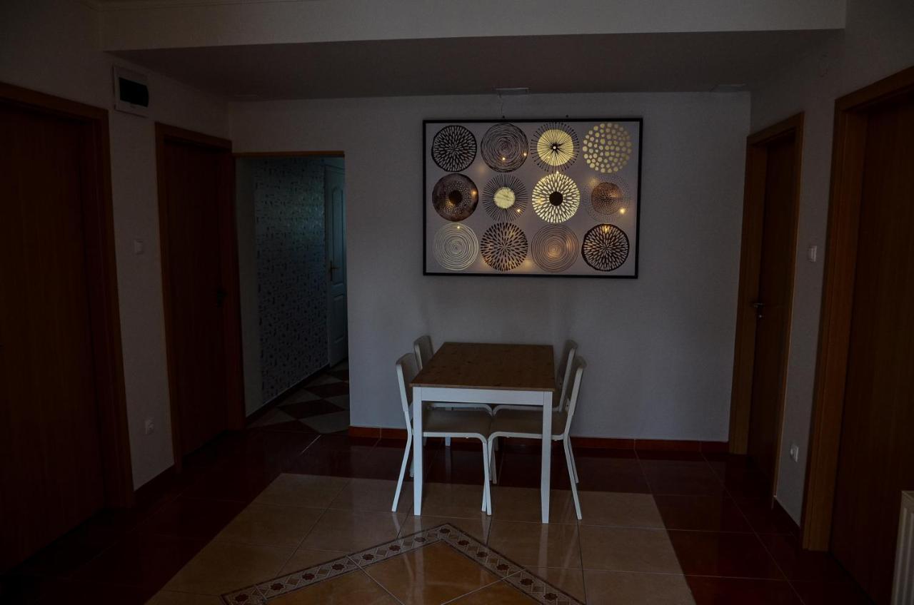 Апарт готель Gabor Aron Apartman Гайдусобосло Екстер'єр фото