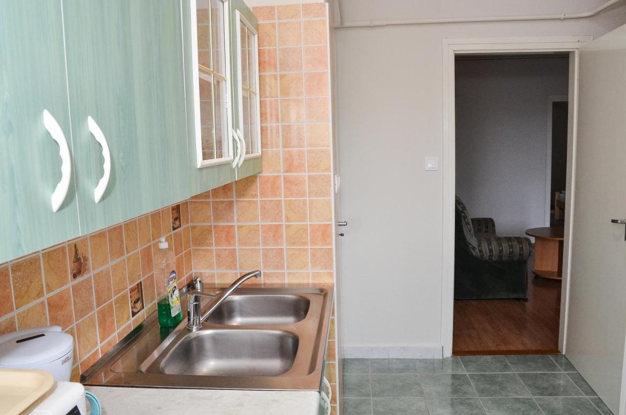 Апарт готель Gabor Aron Apartman Гайдусобосло Екстер'єр фото