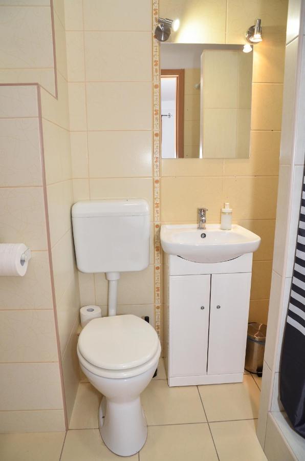 Апарт готель Gabor Aron Apartman Гайдусобосло Екстер'єр фото