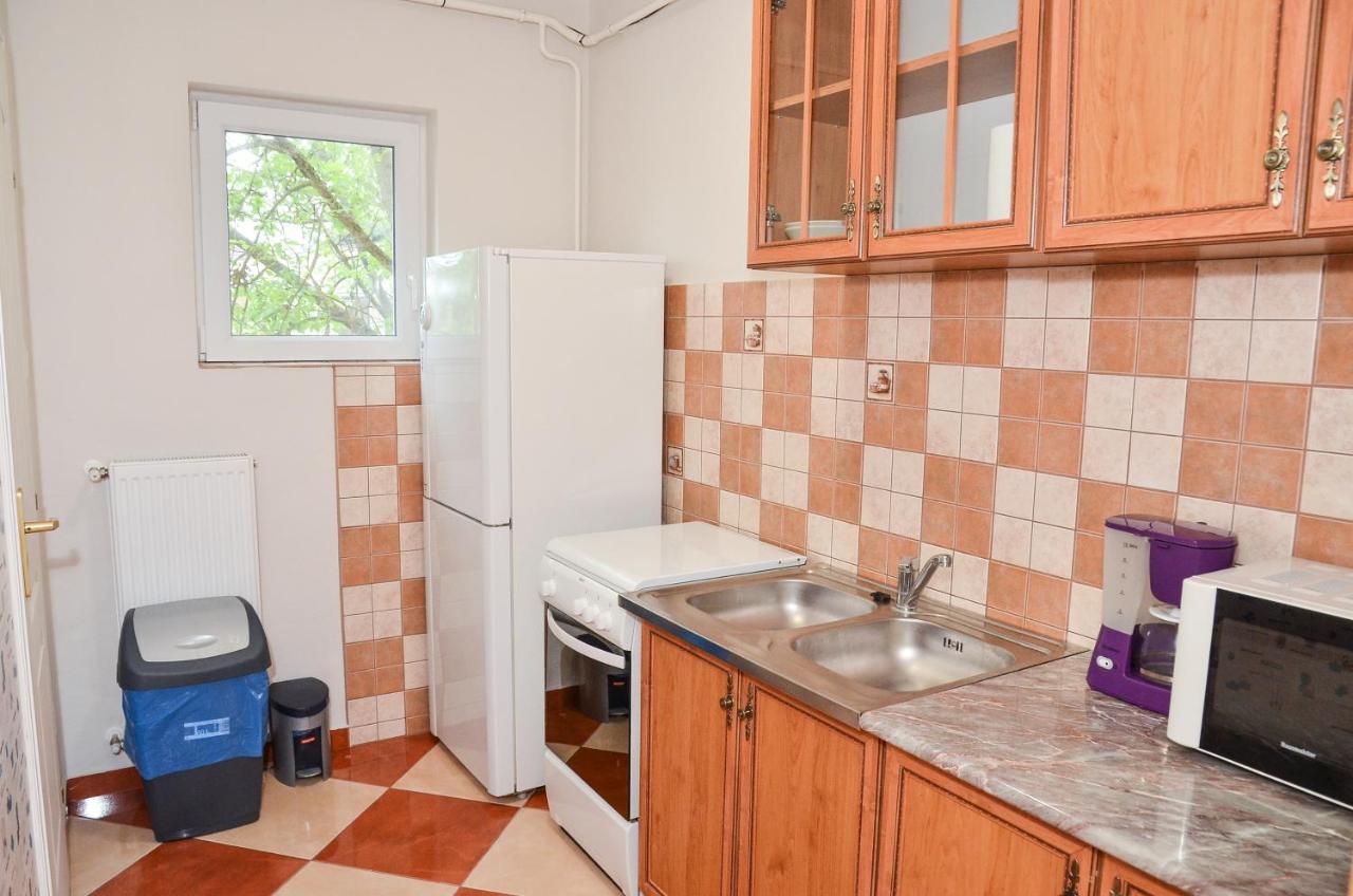 Апарт готель Gabor Aron Apartman Гайдусобосло Екстер'єр фото