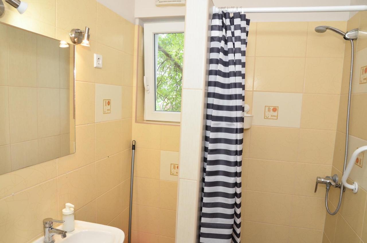 Апарт готель Gabor Aron Apartman Гайдусобосло Екстер'єр фото