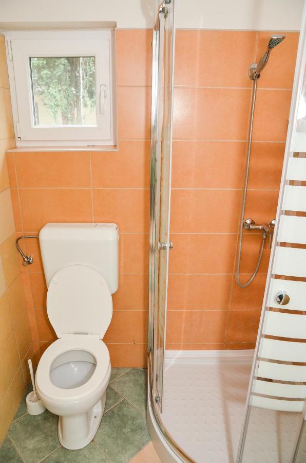 Апарт готель Gabor Aron Apartman Гайдусобосло Екстер'єр фото